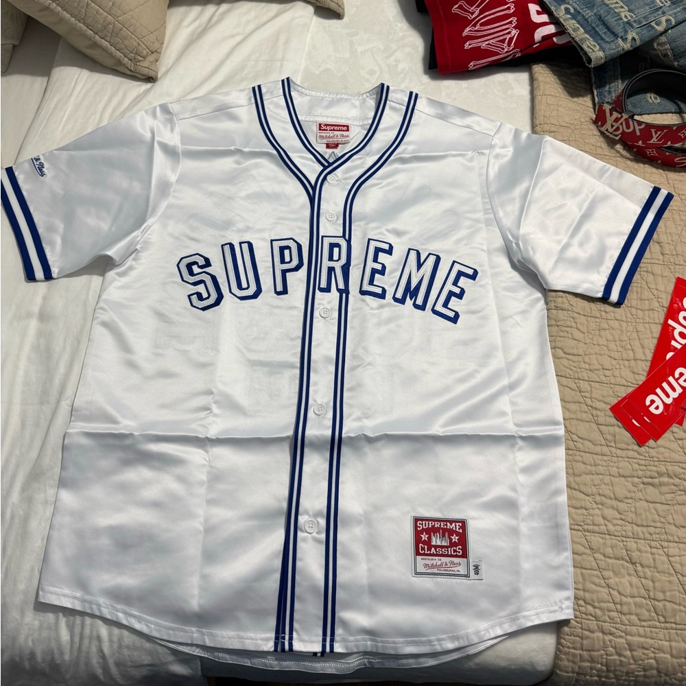 Supreme - Picture 2 of 16